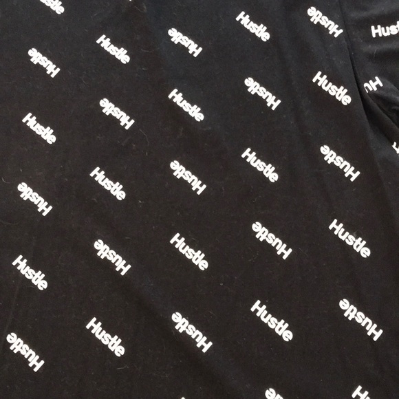 Men’s hustle tee - Picture 2 of 3